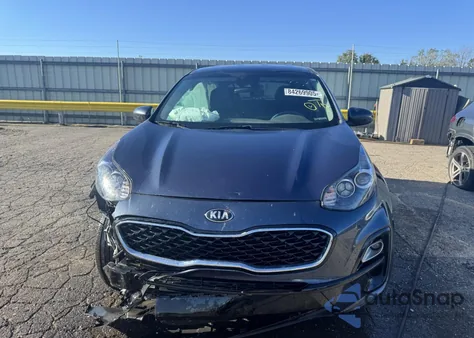 2022 Kia Sportage Lx z USA, uszkodzony, nr VIN KNDPMCAC9N7018623